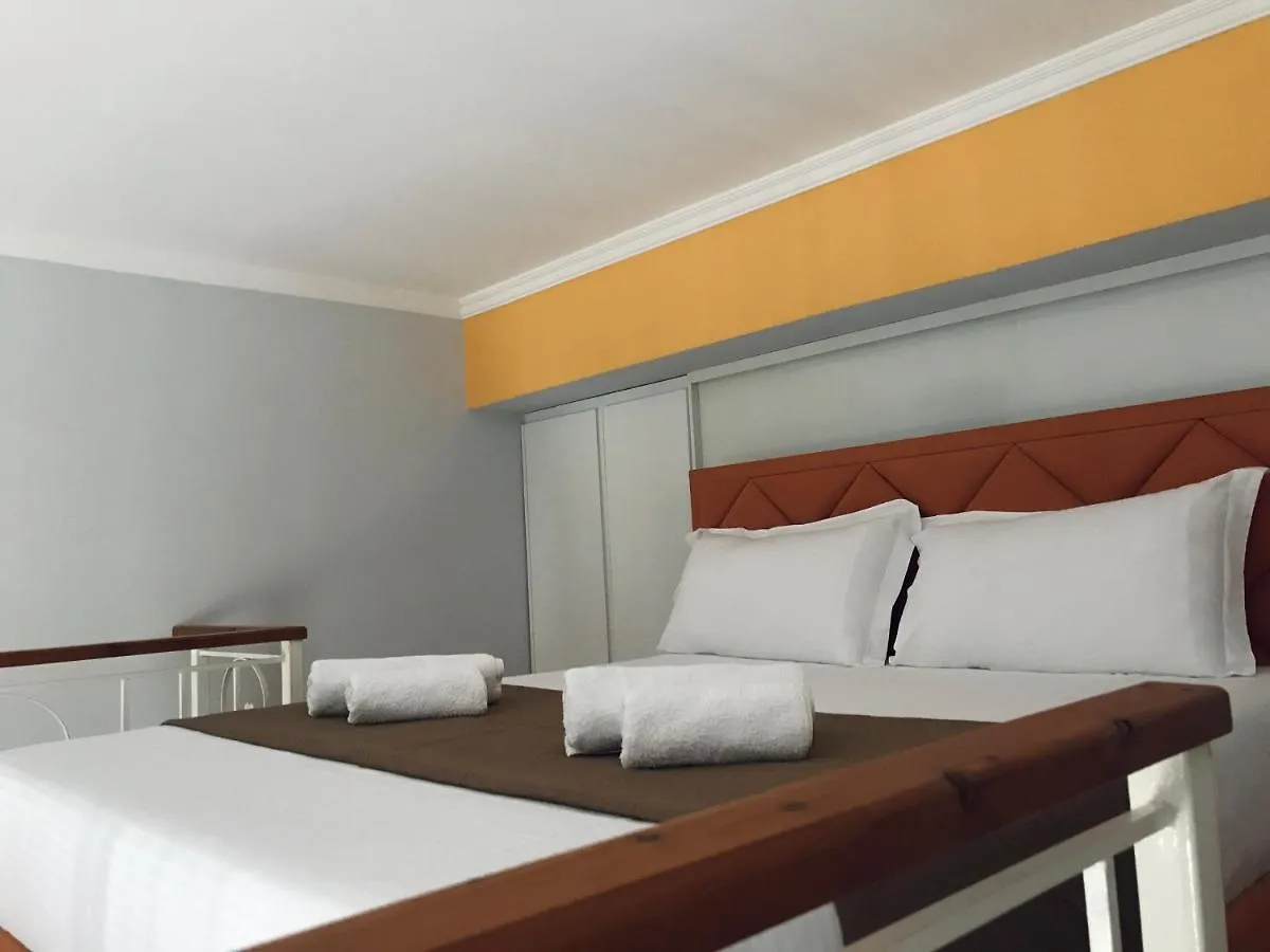 Crown Deluxe Apartments Sarande 0*,